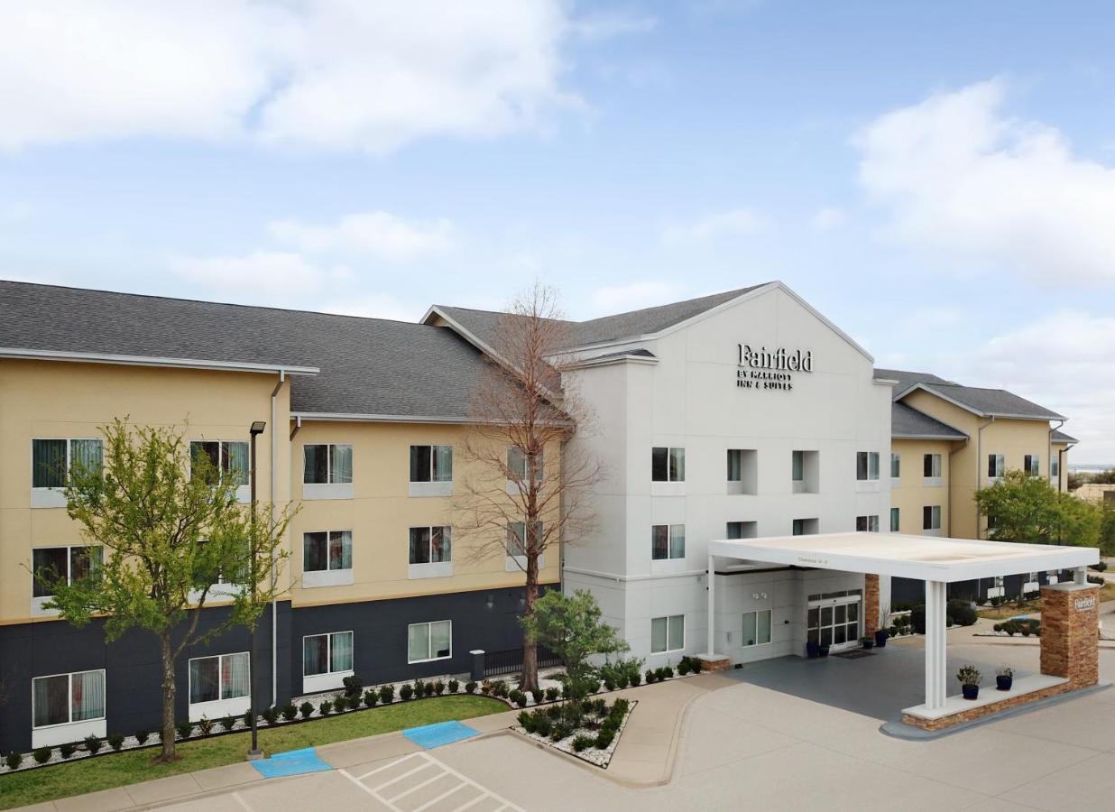 Fairfield Inn & Suites Denton Exterior photo