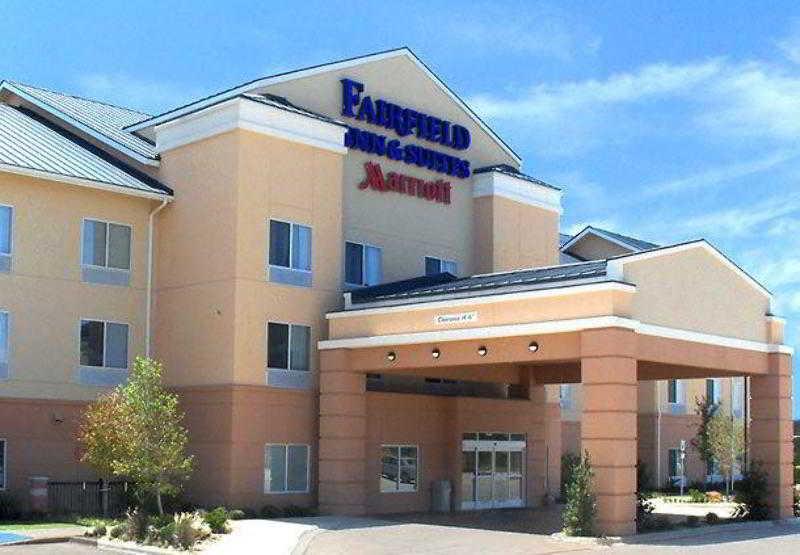 Fairfield Inn & Suites Denton Exterior photo